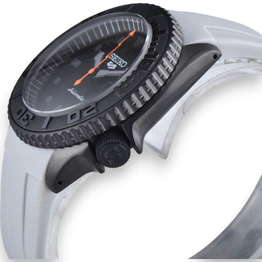 Vega™ | Men’s Gray SKX07 Watch