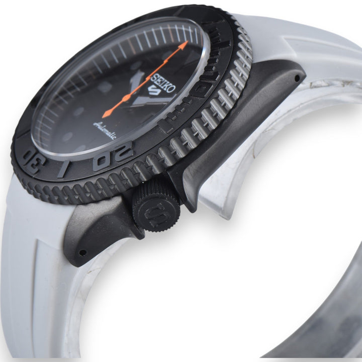 Vega™ | Men’s Gray SKX07 Watch